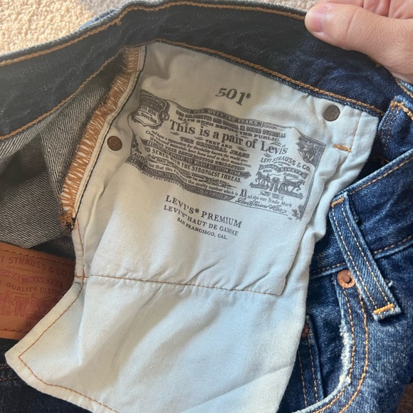 Levi’s premium 501 straight jeans in washed navy color. 28x30 - Picture 3 of 6